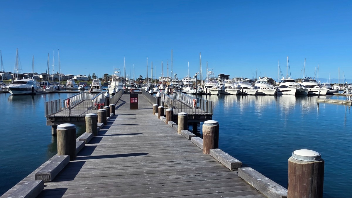 Shell Cove Marina waterfront on the Kiama to Shellharbour ebike ride